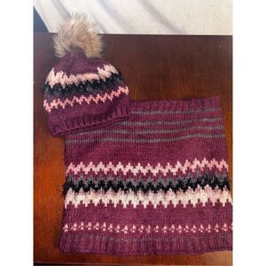 Jessica Simpson scarf and toboggan
